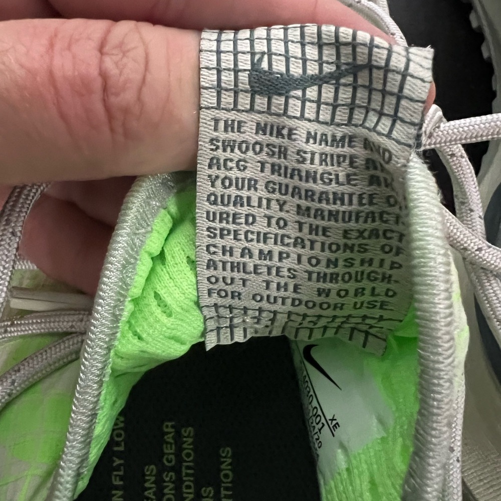 Nike ACG Lime and Gray Trail Shoes mountian fly men’s  low sea glass 7.5 - Picture 7 of 8